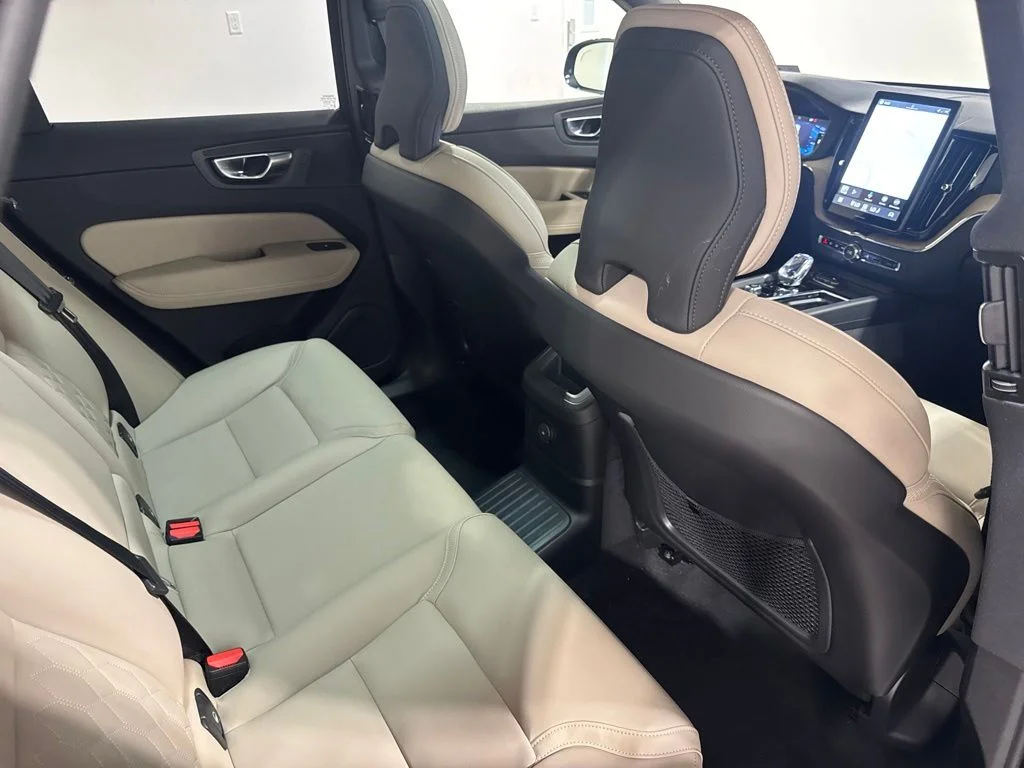 New 2026 Onyx Black Metallic Volvo T8 Plus image 24
