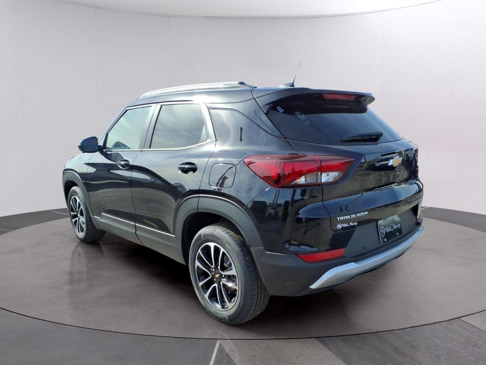 New 2026 Mosaic Black Metallic Chevrolet LT image 3