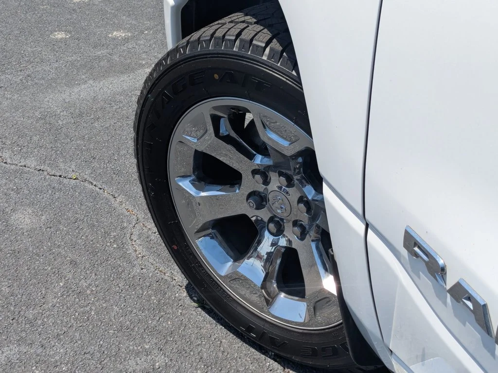 Used 2022 Bright White Clearcoat Ram Big Horn image 9