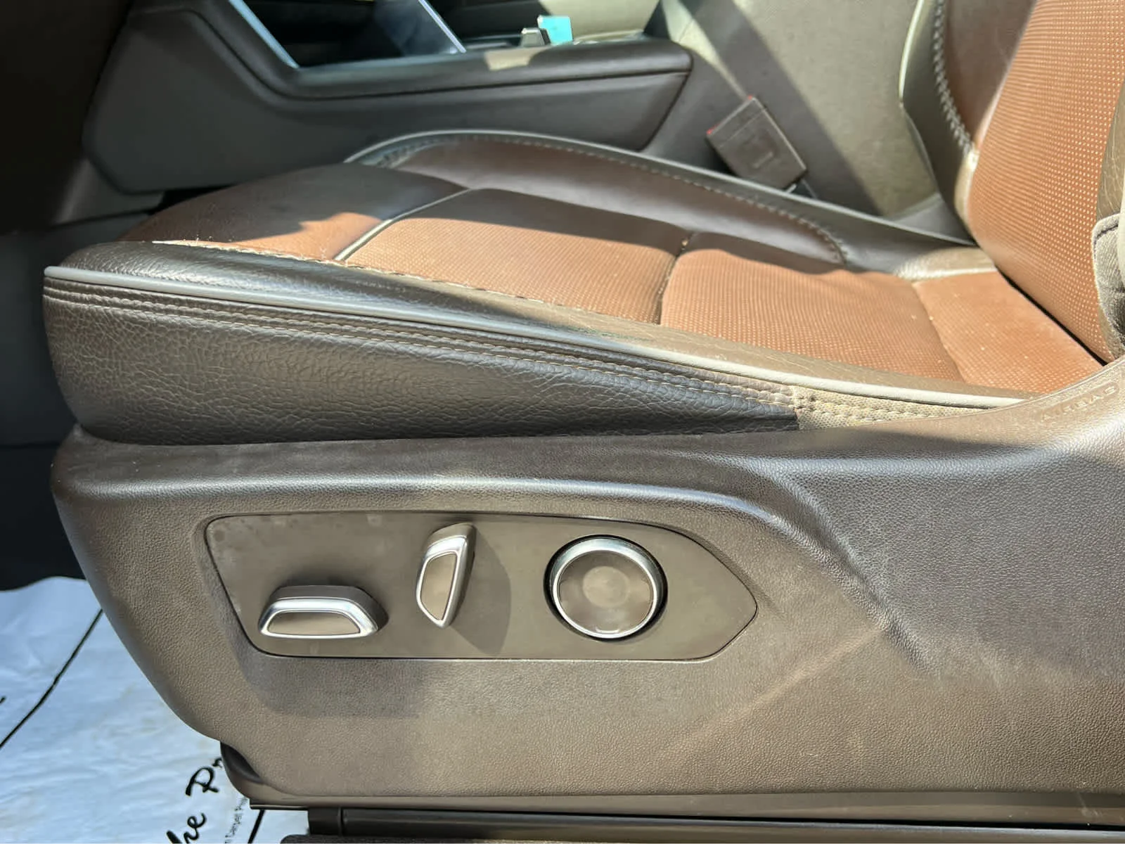 Used 2024 Onyx Black GMC Denali image 14
