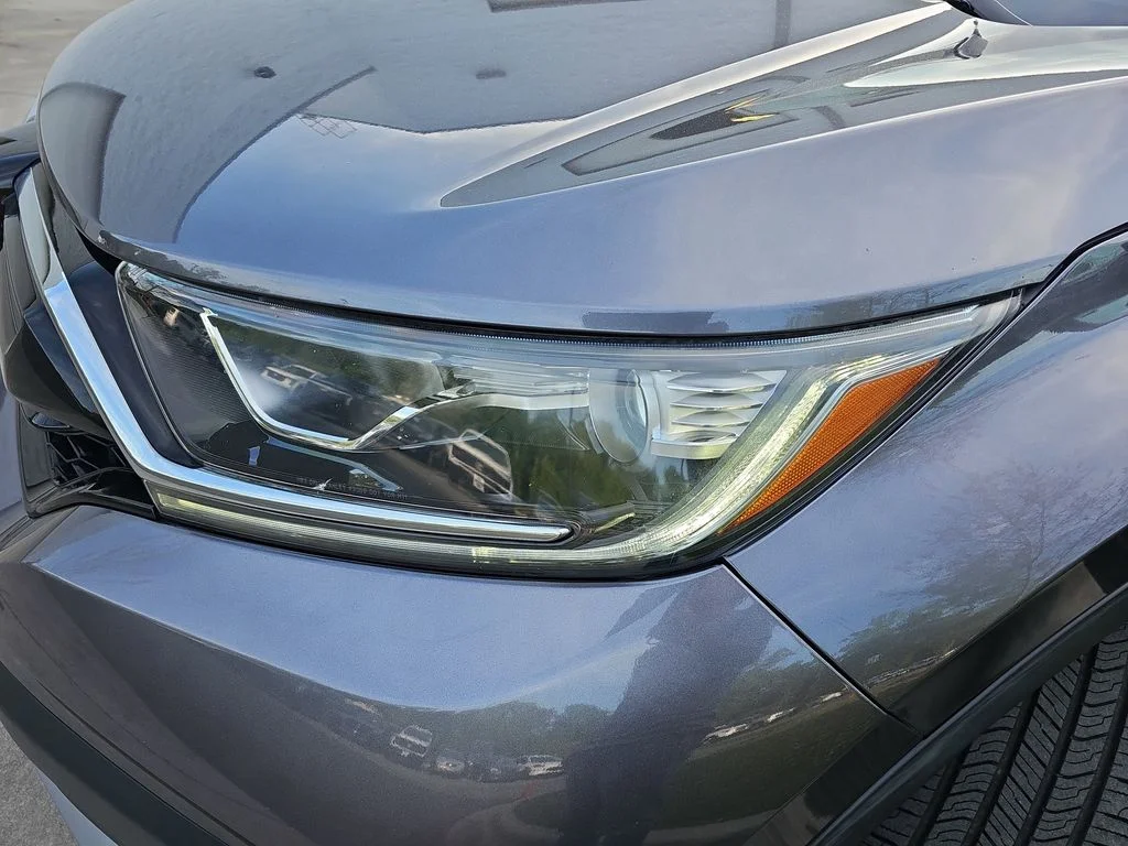 Used 2022  Honda EX image 29