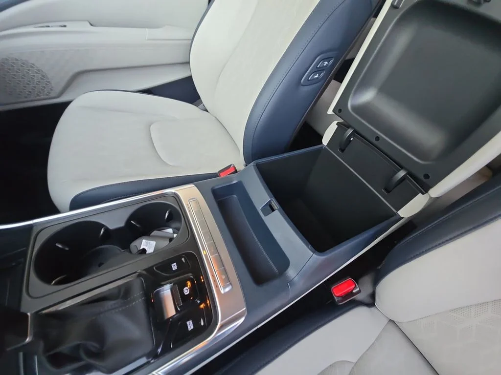Used 2026 White Kia EX image 35