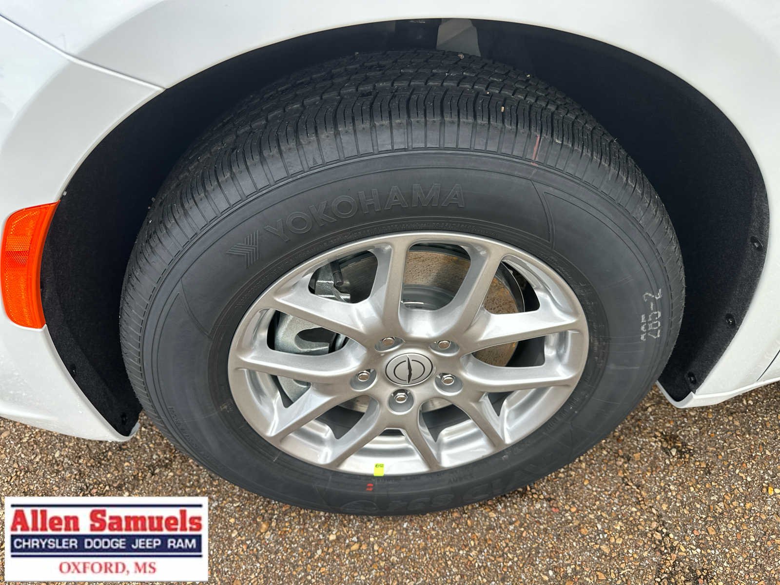 2026 Chrysler Pacifica Select - Photo 39