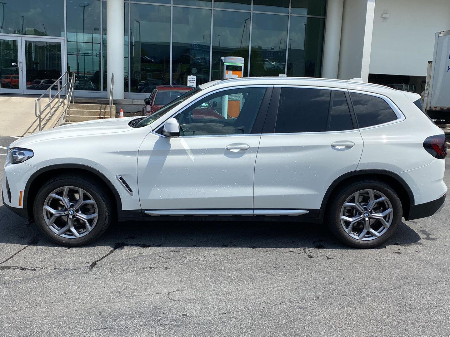 Certified Used 2023 Alpine White BMW xDrive30i image 4