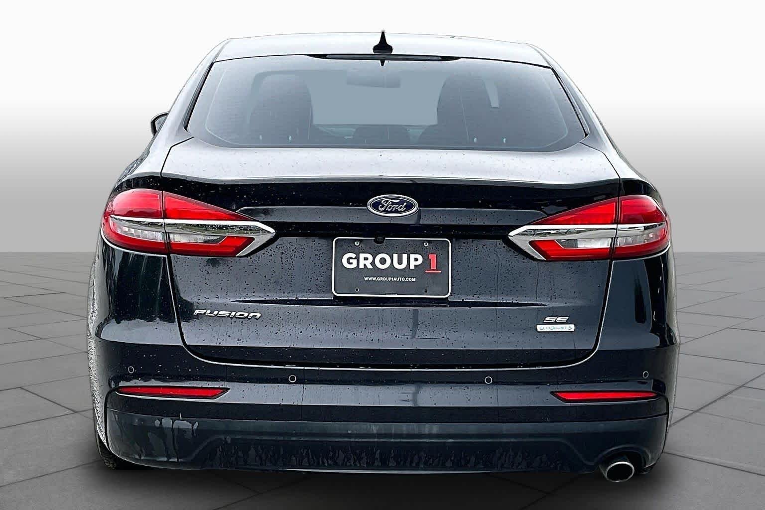 Used 2019 Agate Black Ford SE image 5