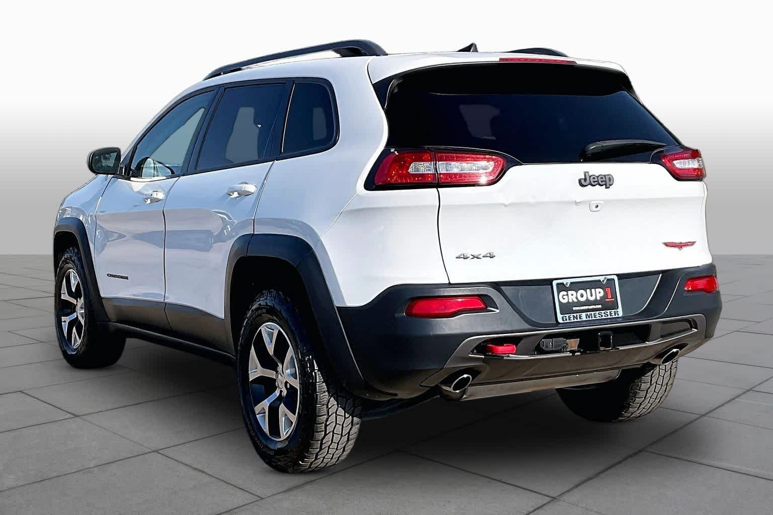 Used 2016 Bright White Clearcoat Jeep Trailhawk image 12