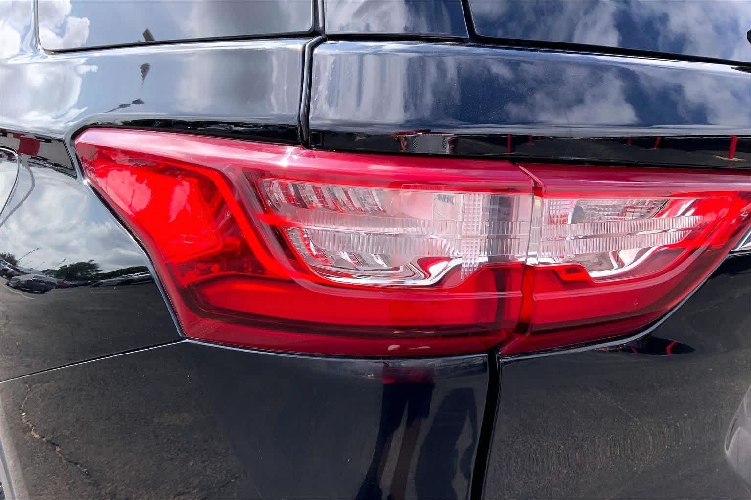 Used 2021 Mosaic Black Metallic Chevrolet LT Cloth image 29