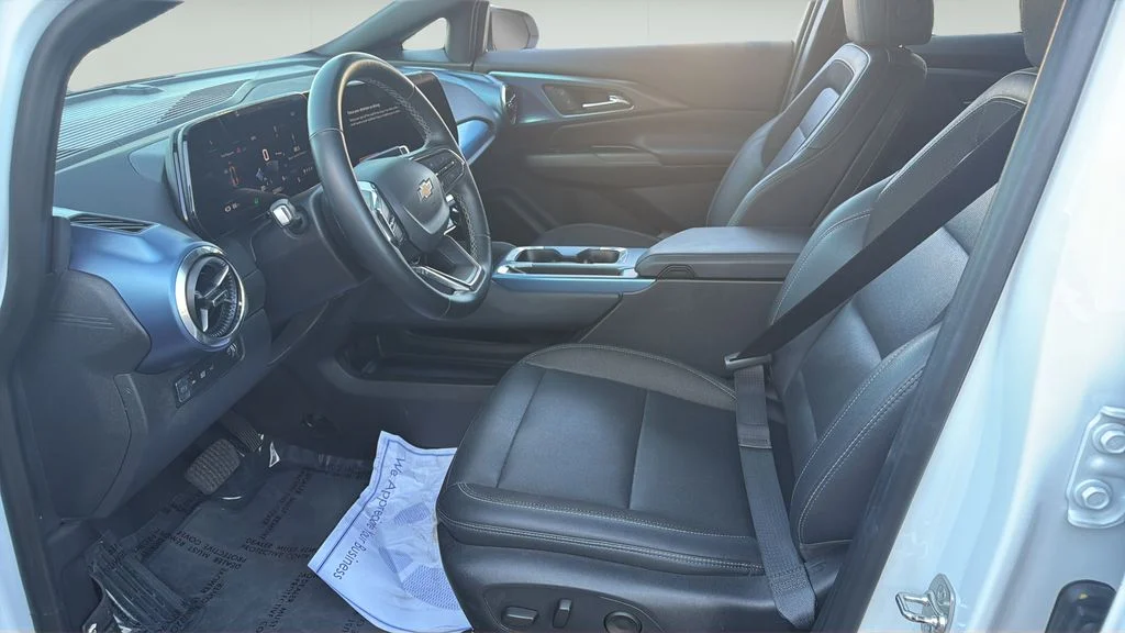 Used 2024 White Chevrolet LT image 14