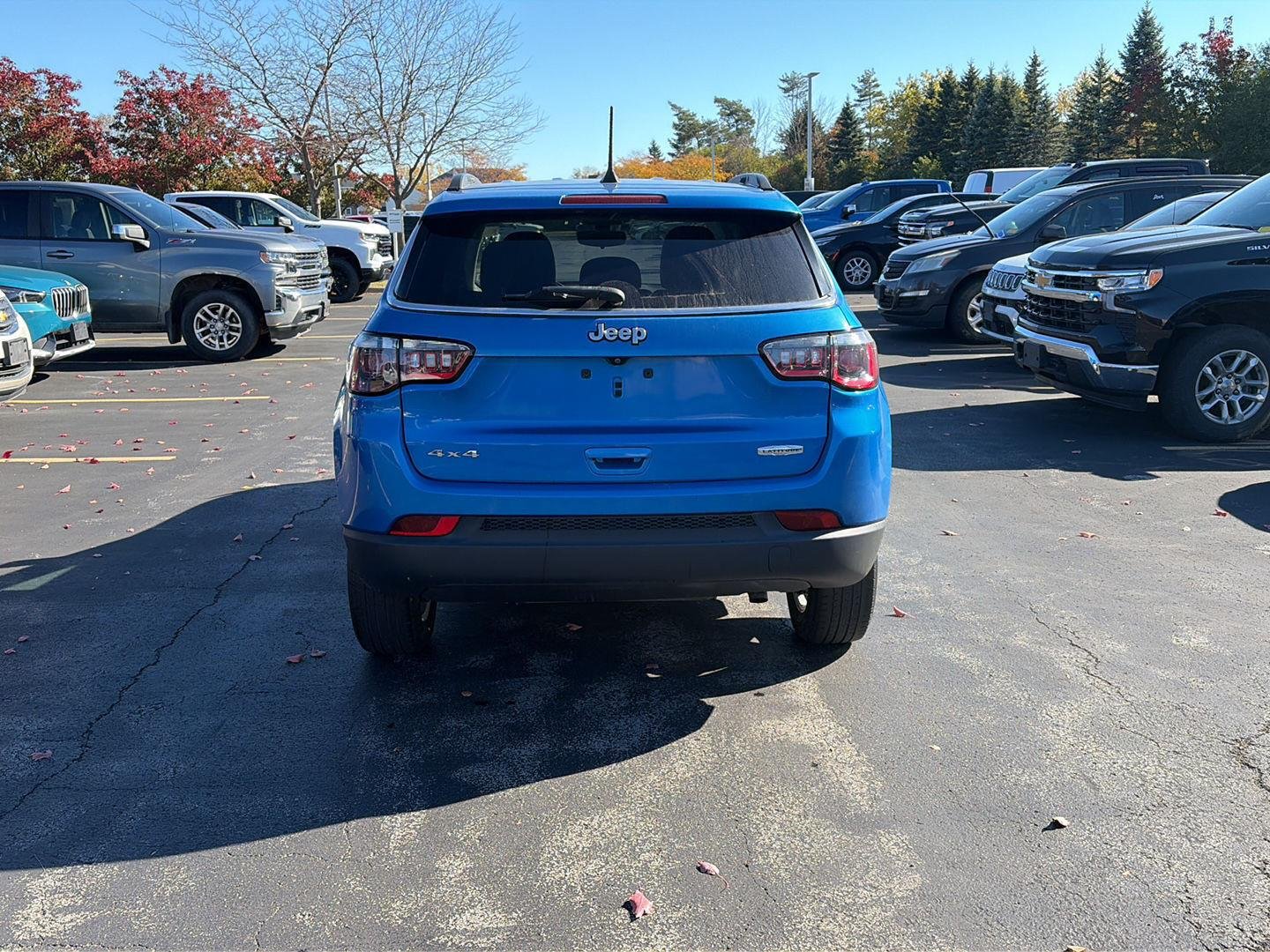 Used 2020 Laser Blue Pearlcoat Jeep Latitude image 6