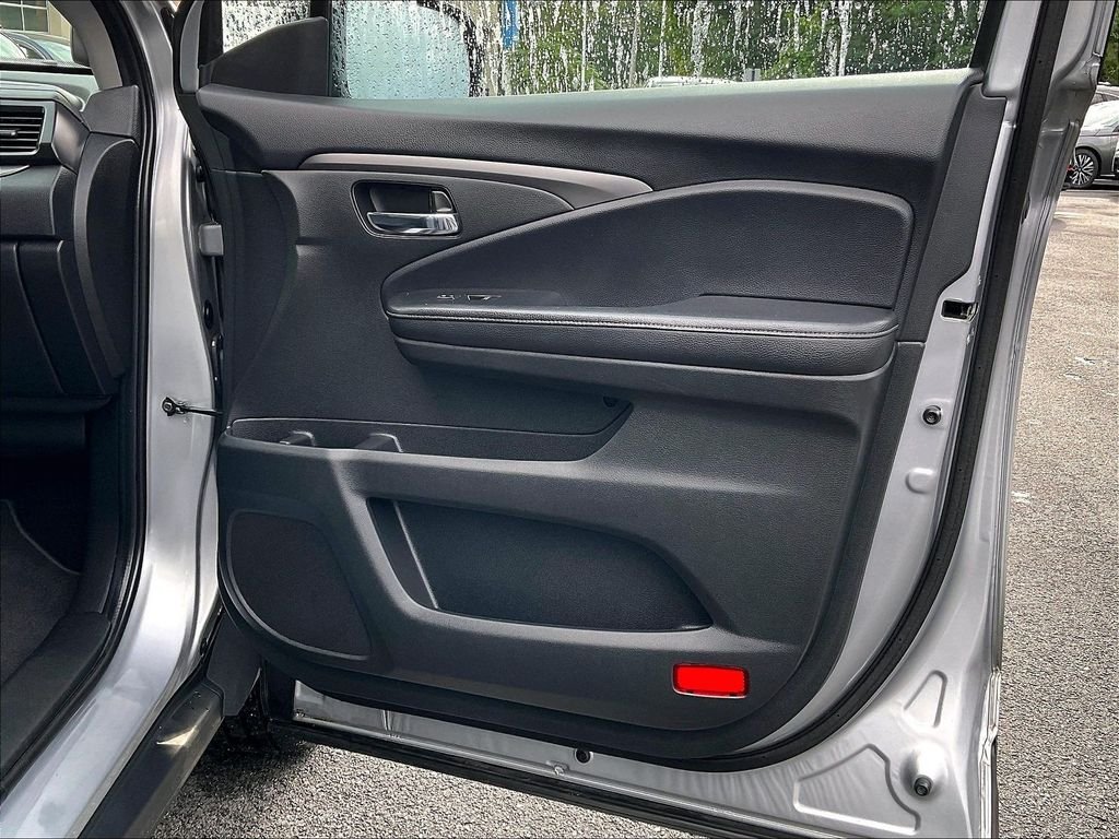 Used 2019 Gray Honda RTL image 12