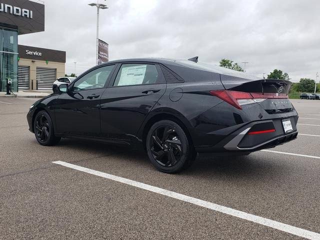 New 2026 Black Hyundai SEL Sport image 8