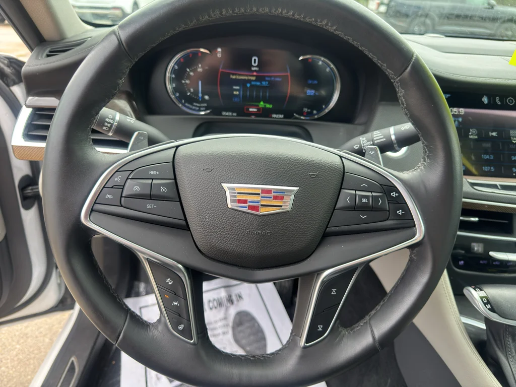 Used 2017 Crystal White Tricoat Cadillac Premium Luxury AWD image 17