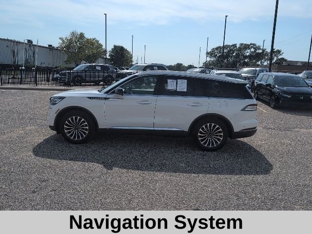 Used 2020 White Metallic Lincoln Reserve image 3