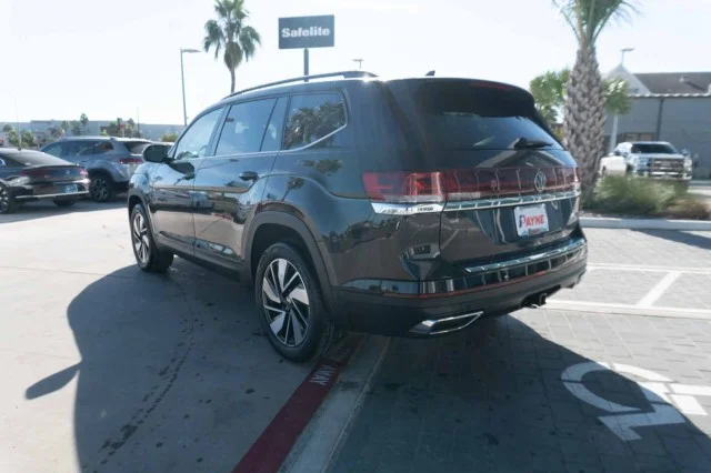 New 2026 Deep Black Pearl Volkswagen 2.0T SE w/Technology image 9