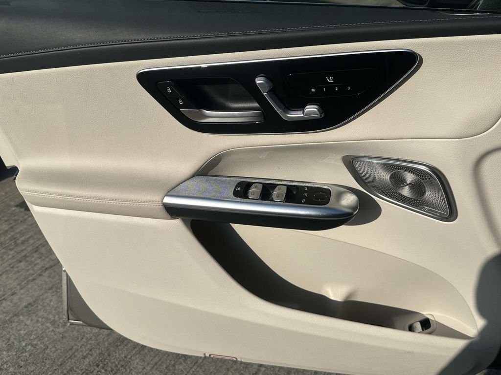 Certified Used 2023  Mercedes-Benz GLC 300 image 17