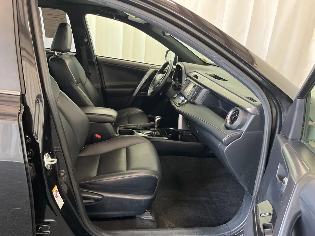Used 2018 Black Toyota SE image 22