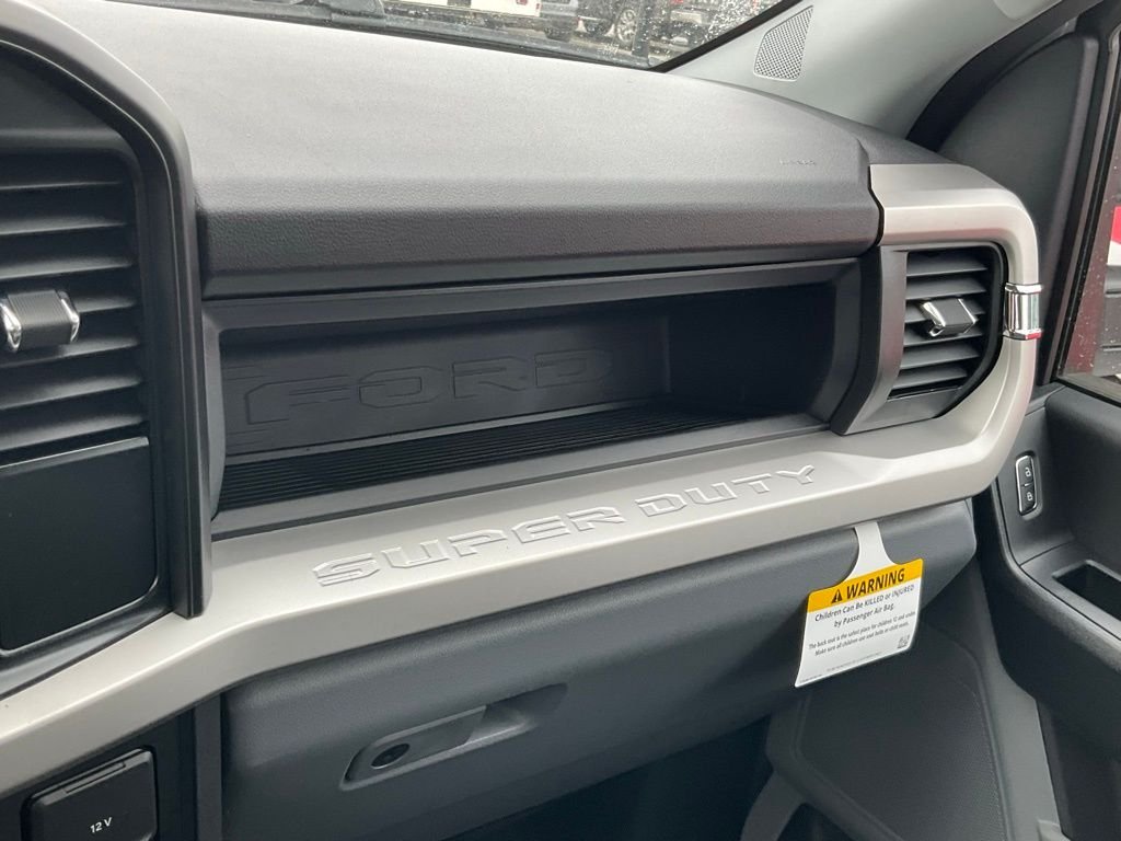 2024 Ford F-350 Super Duty Chassis Cab XL - Photo 13
