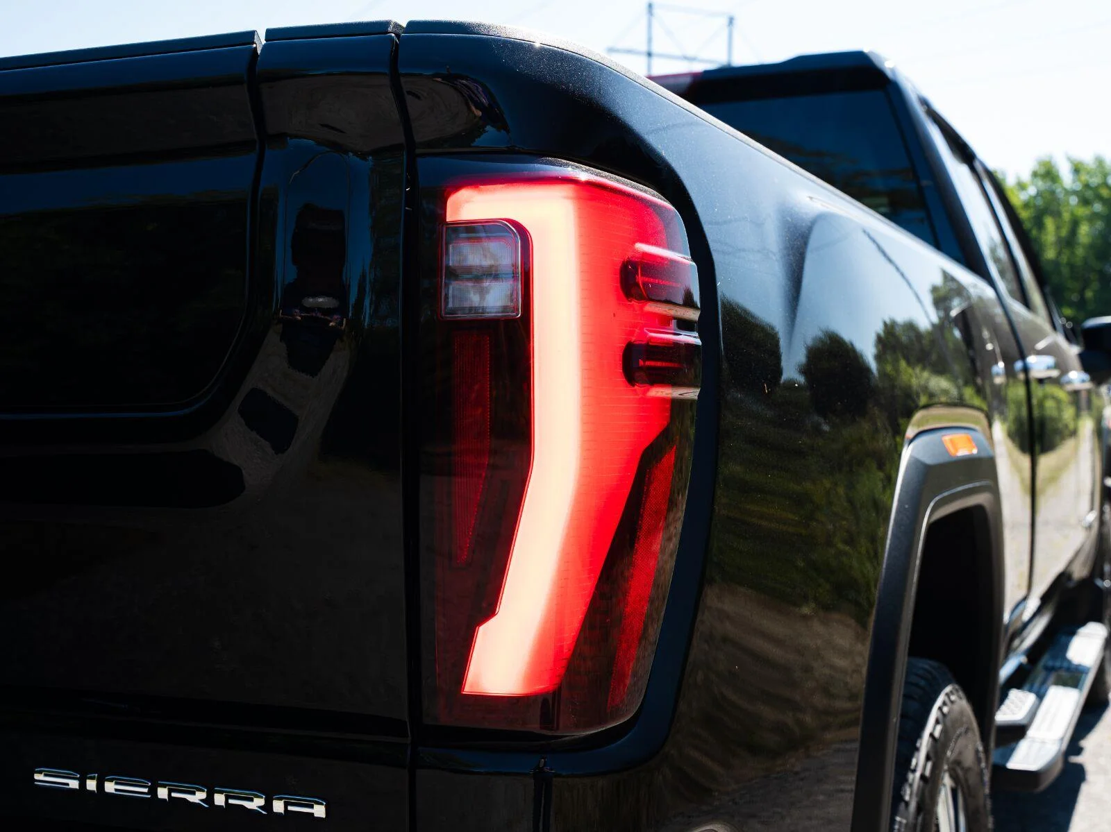 Used 2025 Onyx Black GMC Denali image 18