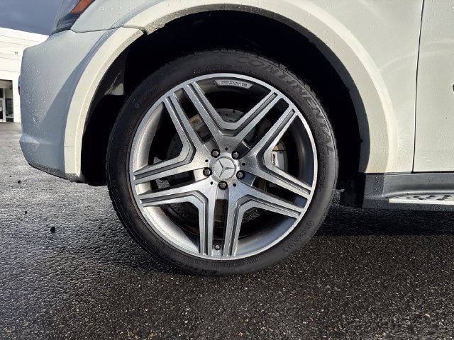 Used 2010 Arctic White Mercedes-Benz ML 63 AMG® image 31