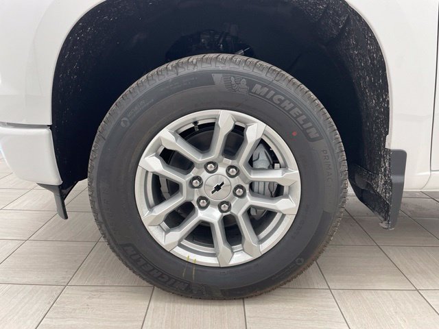 New 2026 Summit White Chevrolet RST image 7