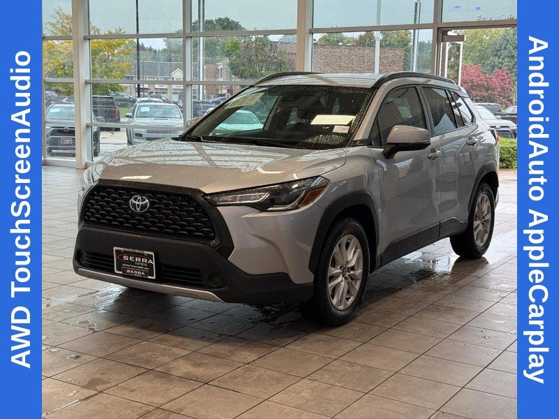 Used 2022 Silver Toyota LE image 6