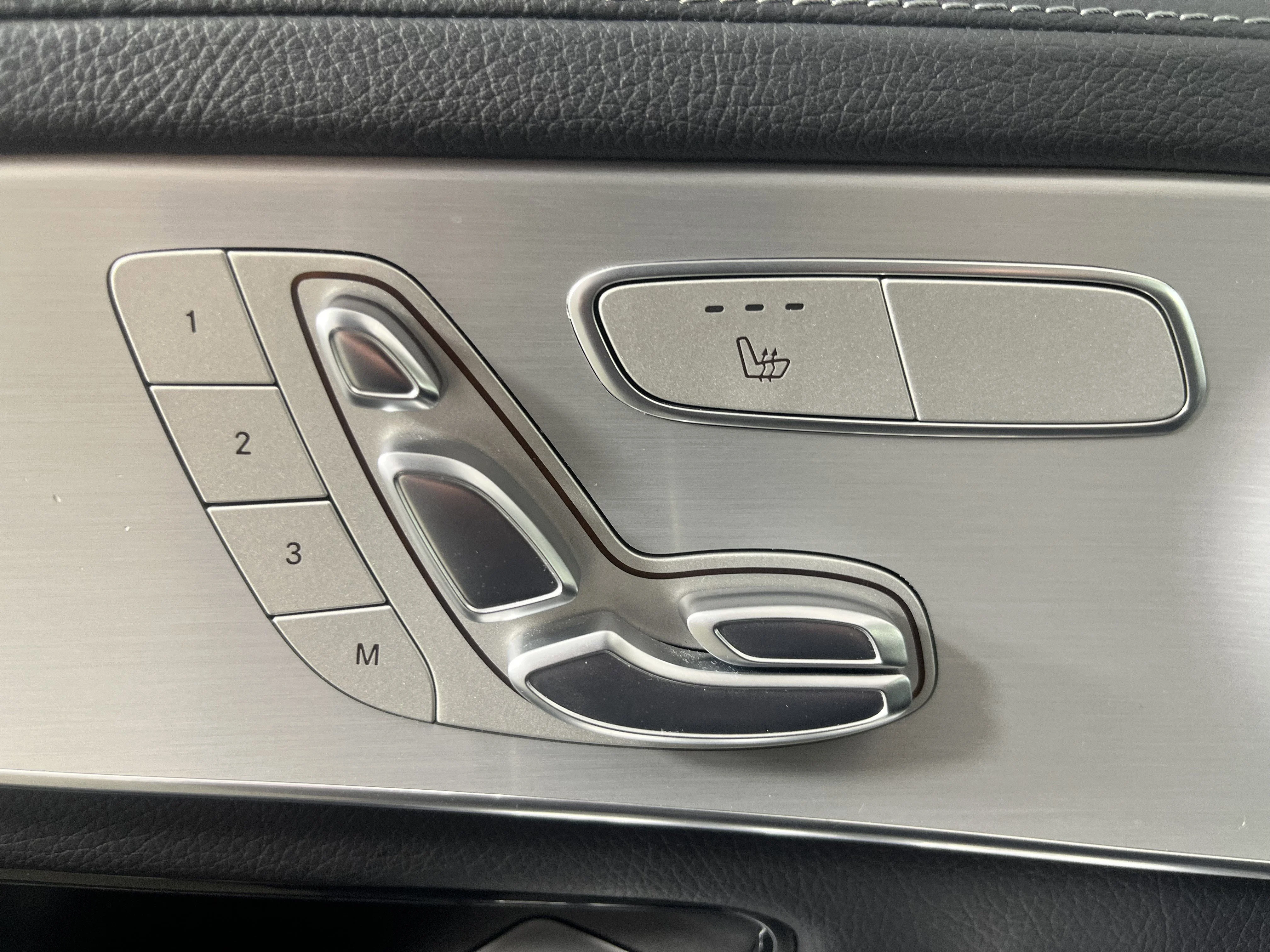 Used 2023 Obsidian Black Metallic Mercedes-Benz GLC 300 image 24
