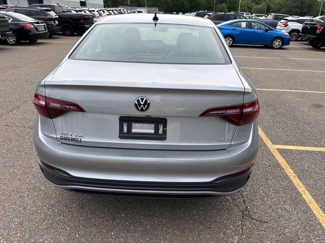 Used 2023 Silver Volkswagen 1.5T SE image 6