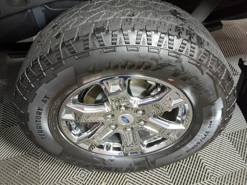 Used 2023 Red Ford LARIAT image 17