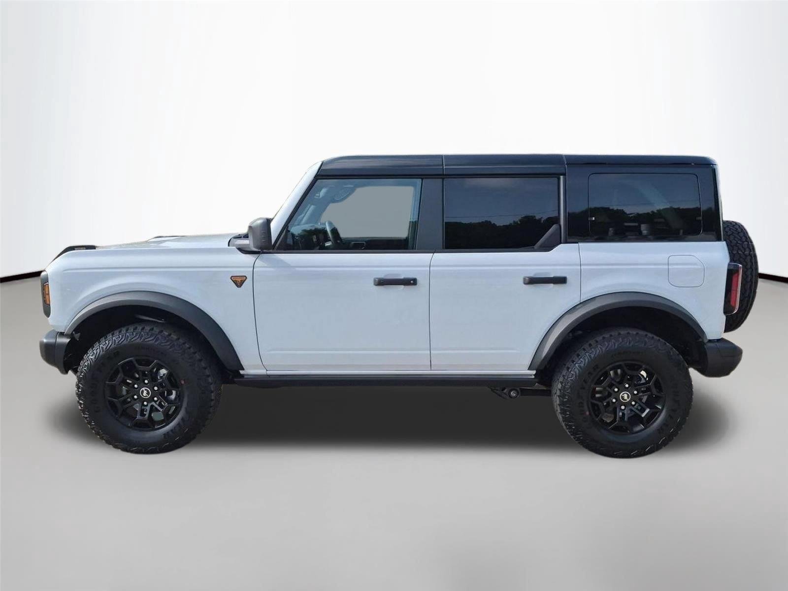 New 2026 Oxford White Ford Badlands® image 2