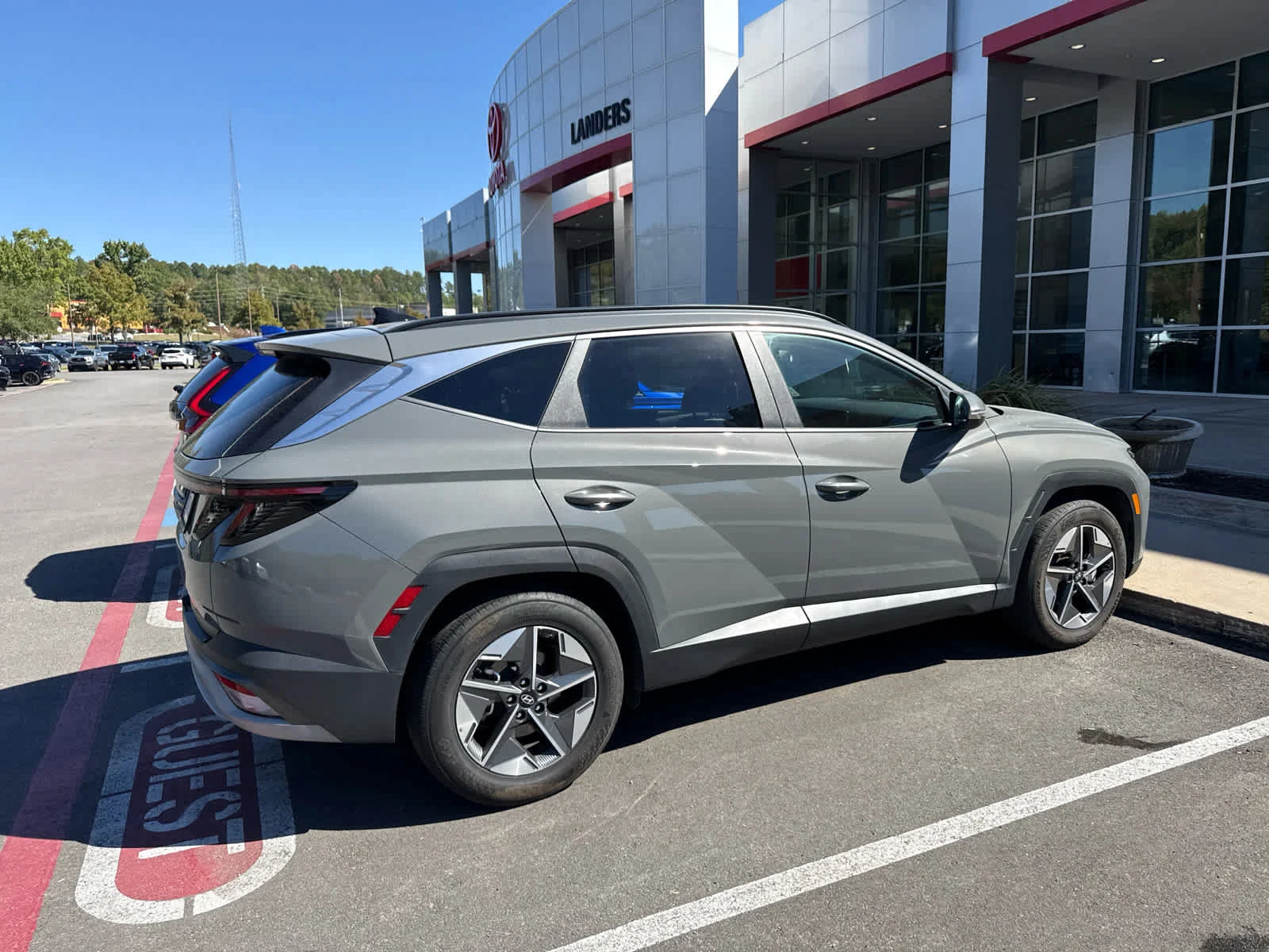 Used 2025 Hampton Gray Hyundai SEL Convenience image 4