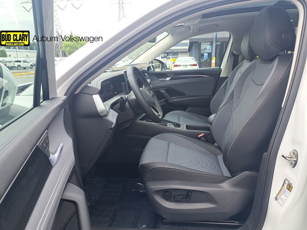 New 2026 White/off-white Volkswagen 2.0T SE image 26