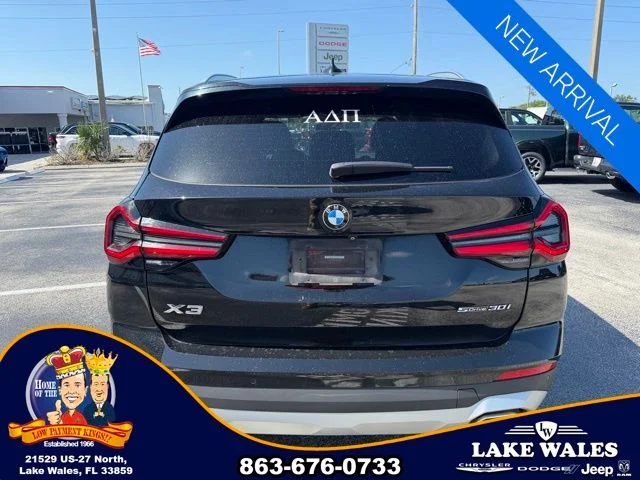 Used 2022 Black BMW sDrive30i image 4
