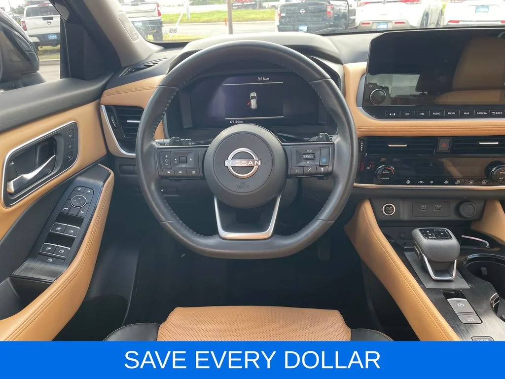 Used 2023 Black Nissan Platinum image 13