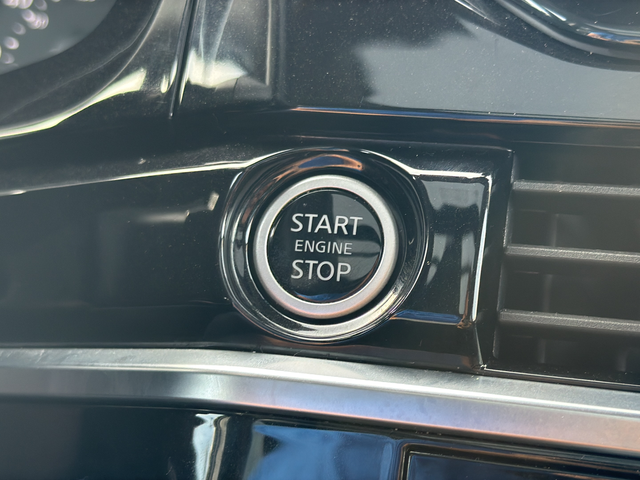 Used 2023 Black Nissan SL image 39