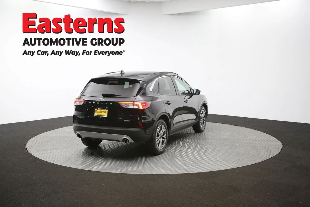 Used 2021 Black Ford SEL image 38