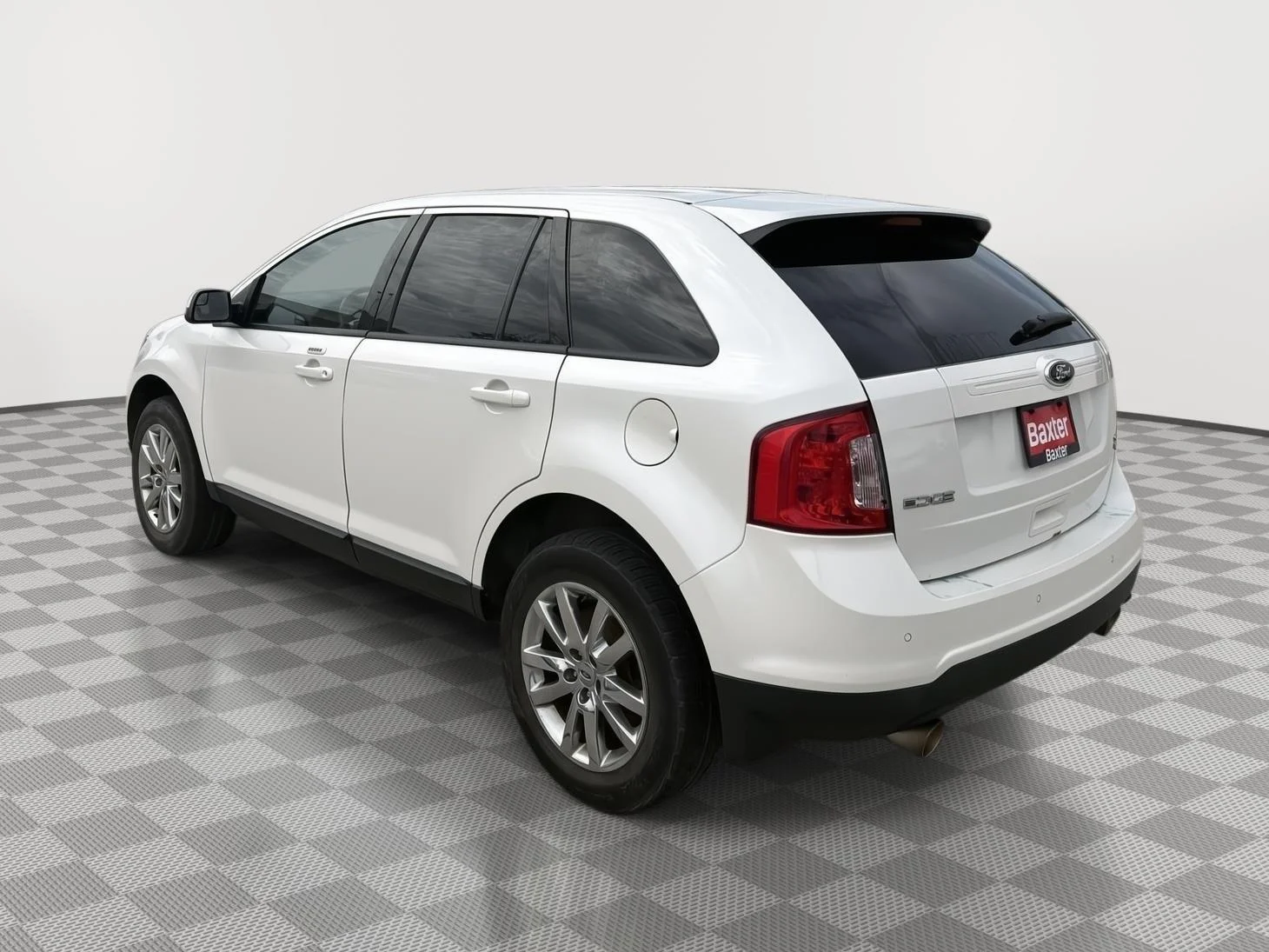 Used 2013 White Ford 4dr SEL AWD image 4