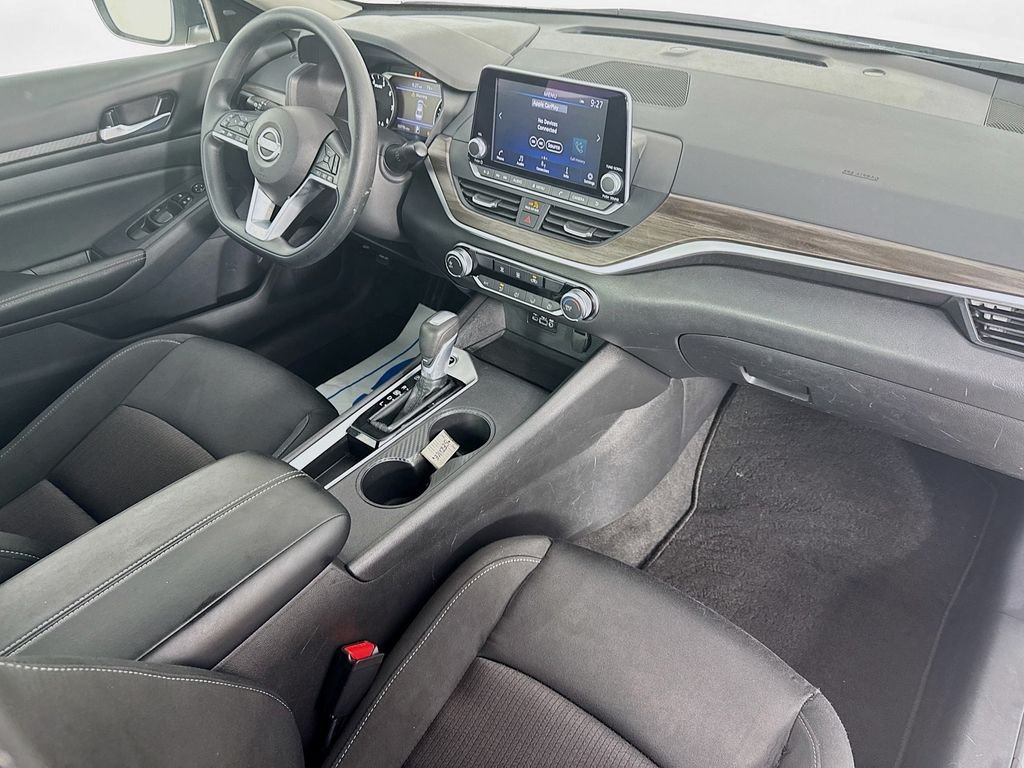 Used 2025 Glacier White Nissan 2.5 SV image 33