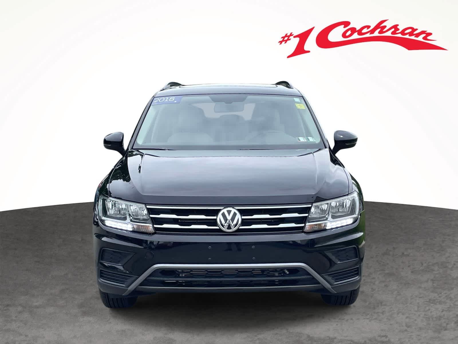 Used 2018 Deep Black Pearl Metallic Volkswagen SE image 12
