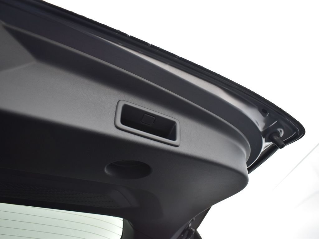 Used 2026 Gray Metallic Subaru Premium image 27