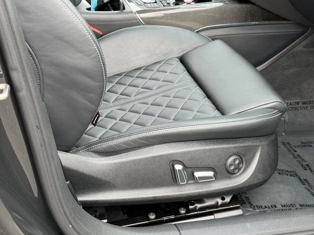 Used 2017  Audi 4.0T Prestige image 39