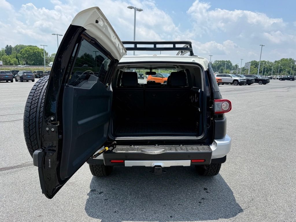 Used 2014 Black Toyota Base image 8