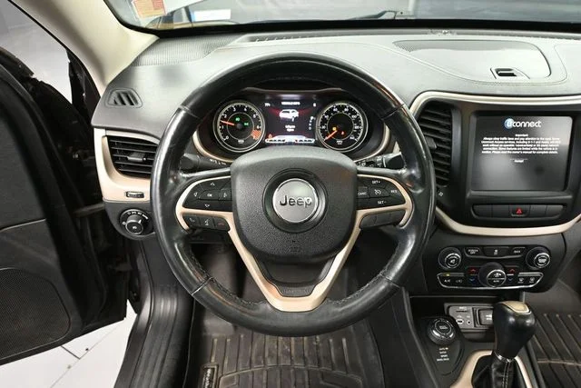 Used 2015 Gray Jeep Limited image 27