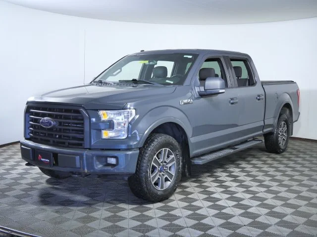 Used 2017 Gray Ford XLT image 2