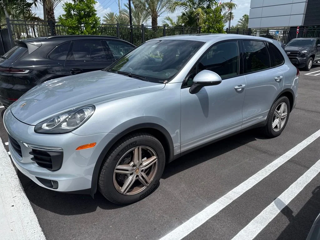 2016 Porsche Cayenne Tiptronic's photo