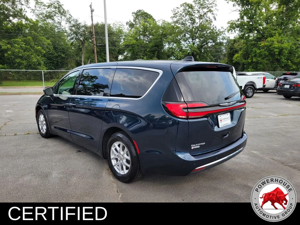 Used 2023 Blue Chrysler Touring L image 3
