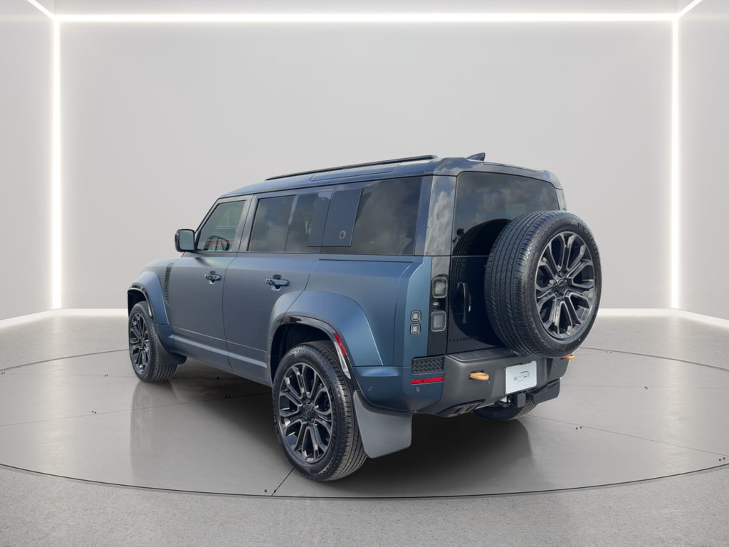 New 2026 Sargasso Blue Land Rover OCTA image 7