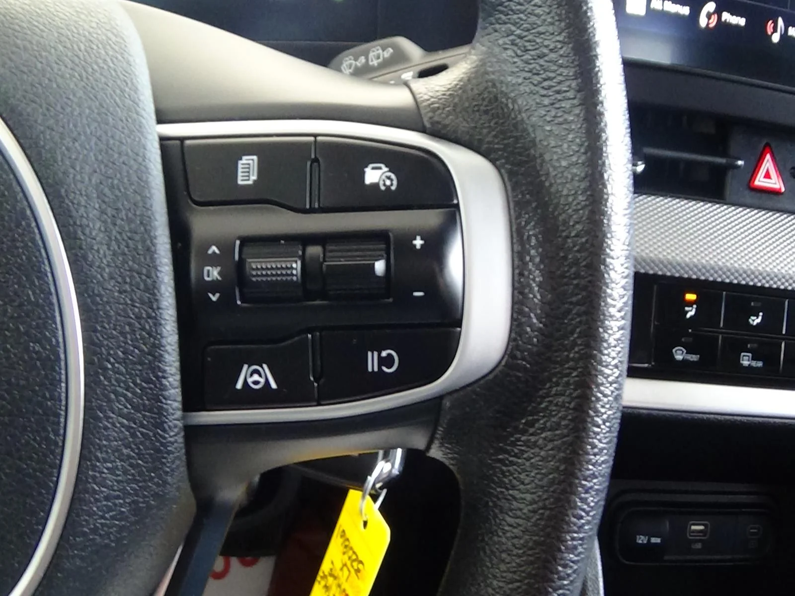 Used 2025 Glacial White Pearl (gwp) Kia LX image 22
