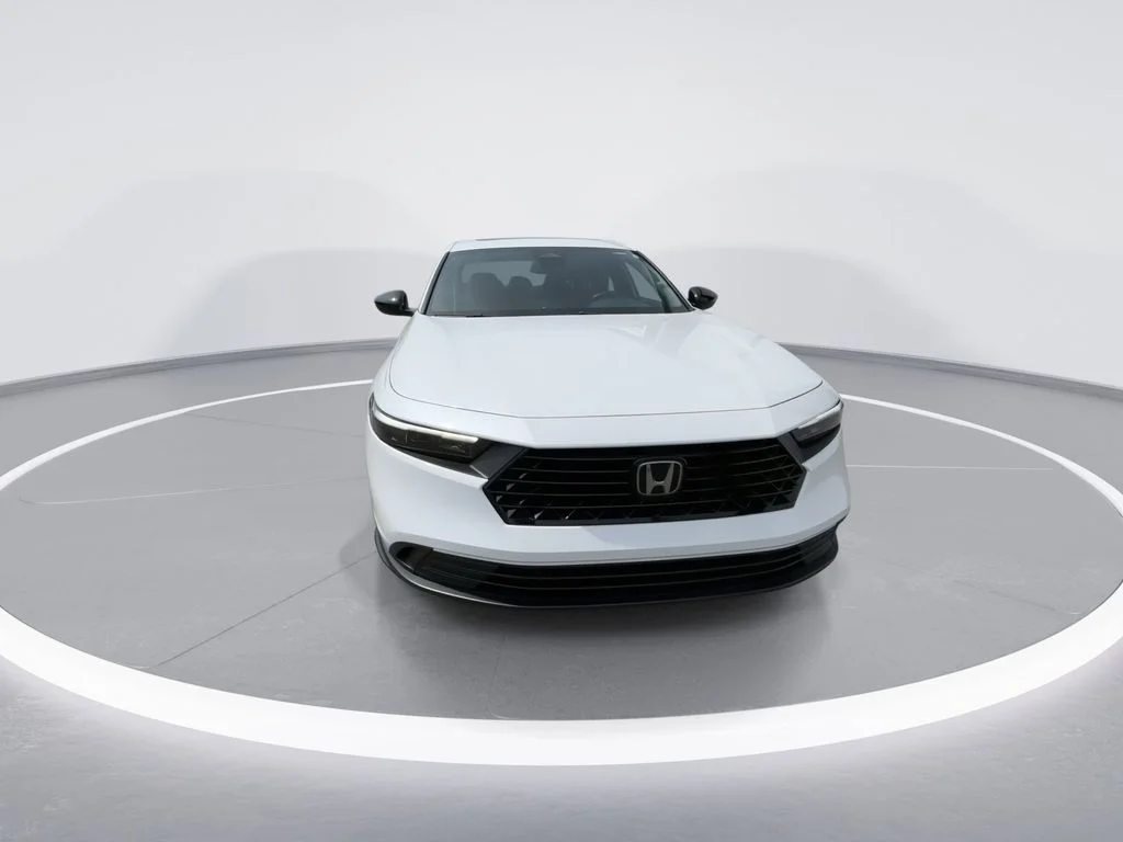 Used 2025 White Honda Sport image 3