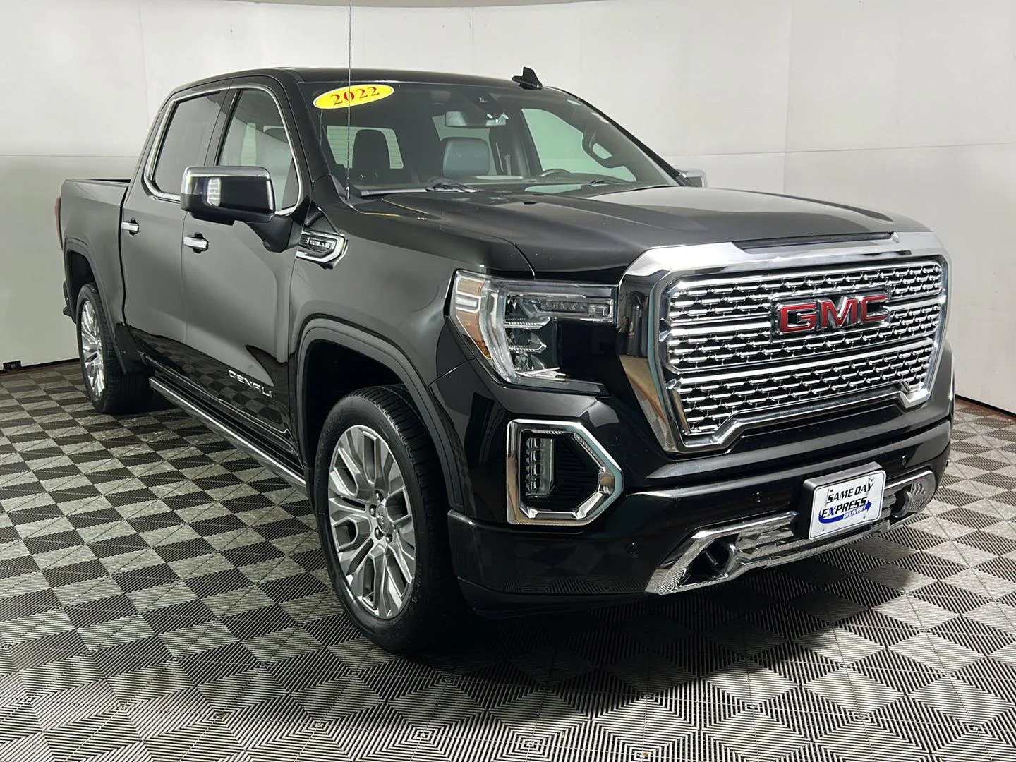 Used 2022 Onyx Black GMC Denali image 5