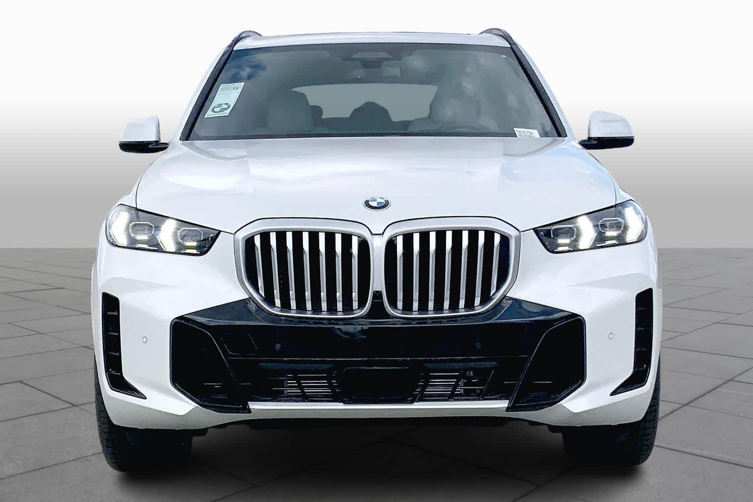 Used 2026 Mineral White Metallic BMW xDrive40i image 3